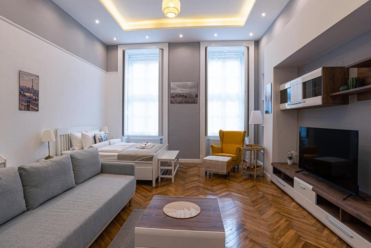 Joy Apartments On Kiraly Street Budapeste Exterior foto