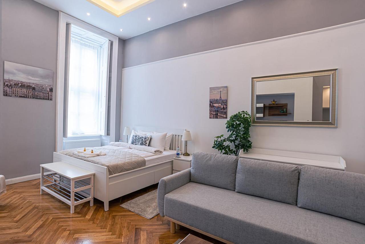 Joy Apartments On Kiraly Street Budapeste Exterior foto