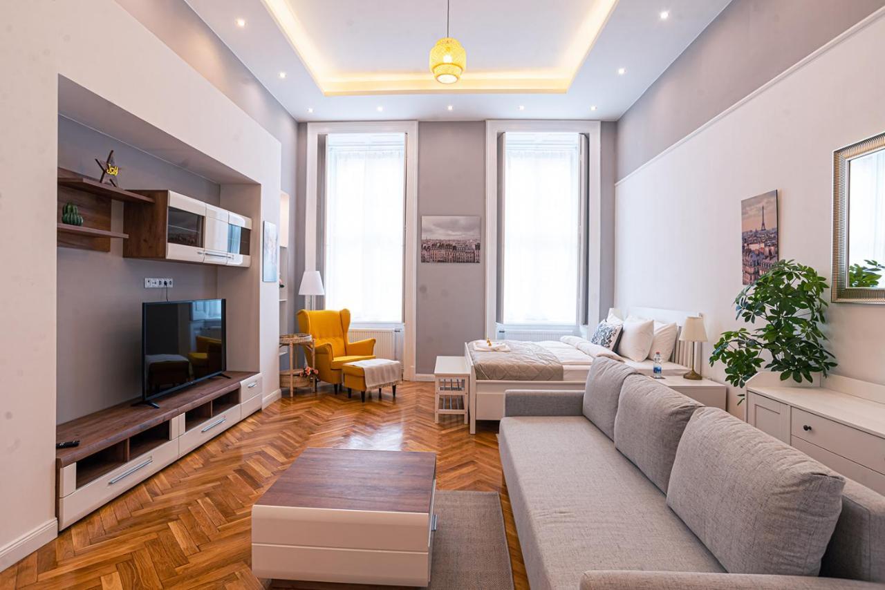 Joy Apartments On Kiraly Street Budapeste Exterior foto